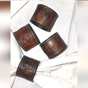 🍂🍁 NAPKIN RINGS CARVED WOODEN vintage set of 4